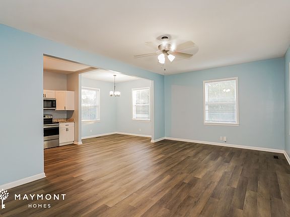 3rd image of 413 Circle Dr