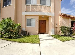 862 NW 208th Ter, Pembroke Pines, FL 33029