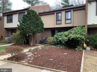 11854 S Lakes Ct, Reston, VA 20191