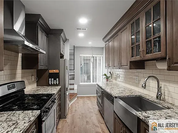 2 bed, 1150 sqft, $2,550 — Photo 4