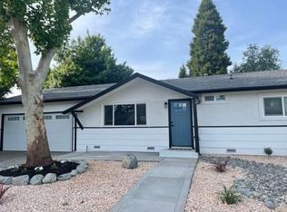 2056 Solar Way, Redding, CA 96002