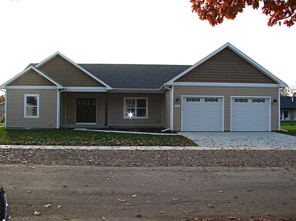 204 N Indiana St, Tuscola, IL 61953