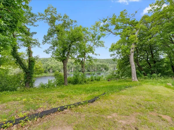 1488 Twin Springs Rd, Houlton, WI 54082
