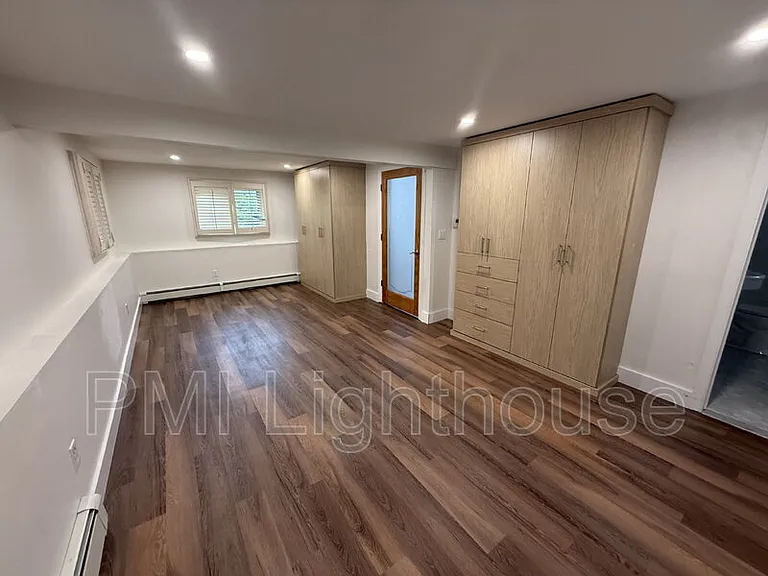 2077 Feuereisen Ave — Photo 11