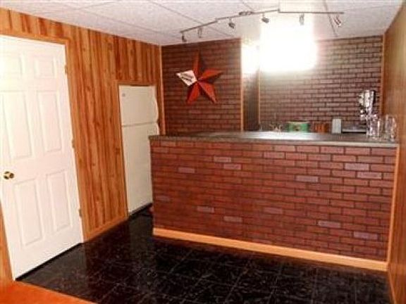 5th image of 133 Jones St
