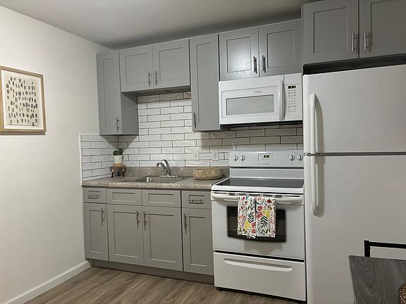 2nd image of 3591 Friendswood Dr #25