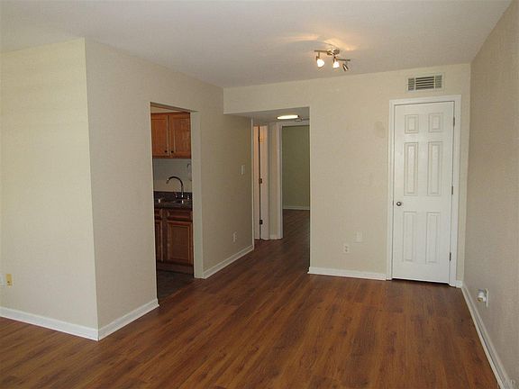 4th image of 710 Scenic Hwy APT 215