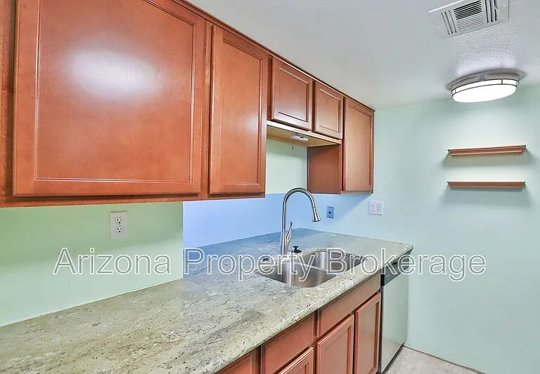 3033 E Devonshire Ave #2020 — Photo 3