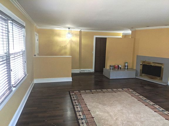 5th image of 9650 Crawford Ave