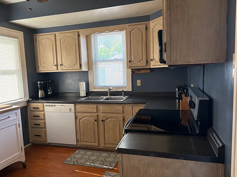 4519 Woolworth Ave — Photo 48