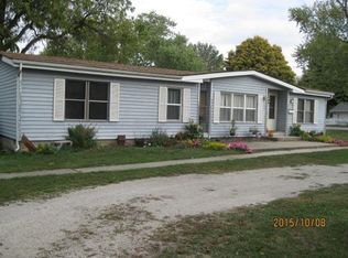 520 Broadway Ave, Windsor, IL 61957