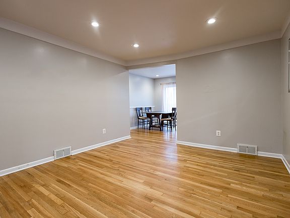 5th image of 22333 Socia St