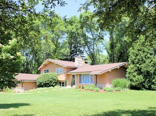 18120 Elm Terrace Dr, Brookfield, WI 53045