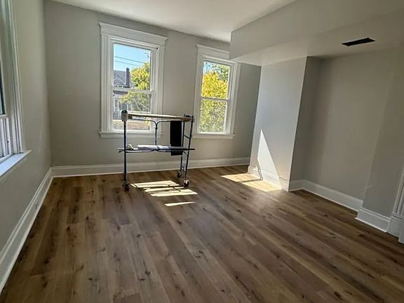 3rd image of 2752 Enslin St #1
