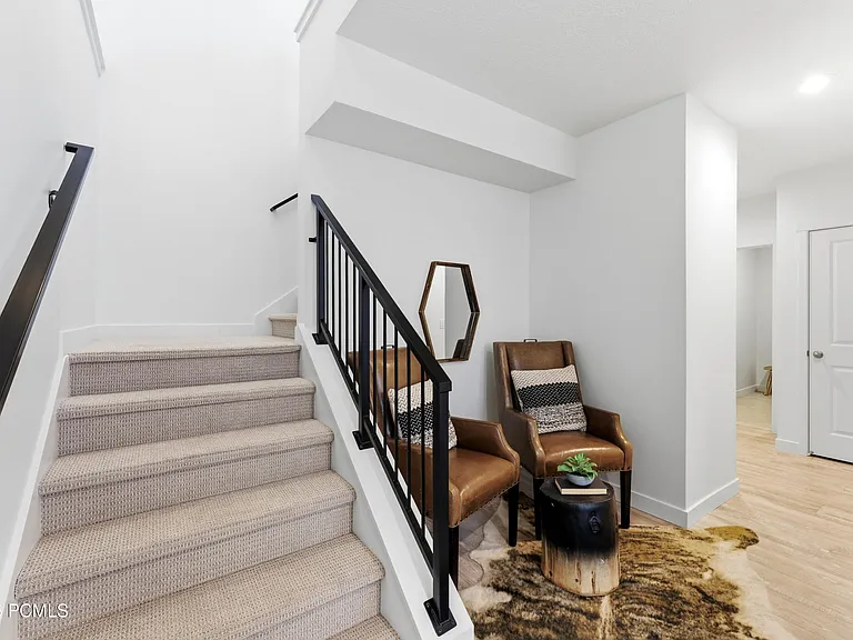 6097 N Brookline Rd — Photo 24