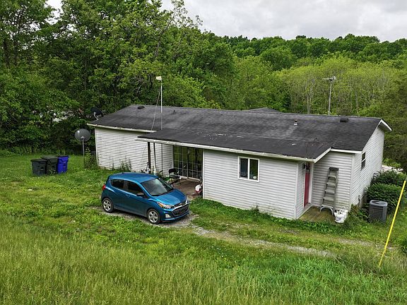 3rd image of 1315 Caney Creek Rd