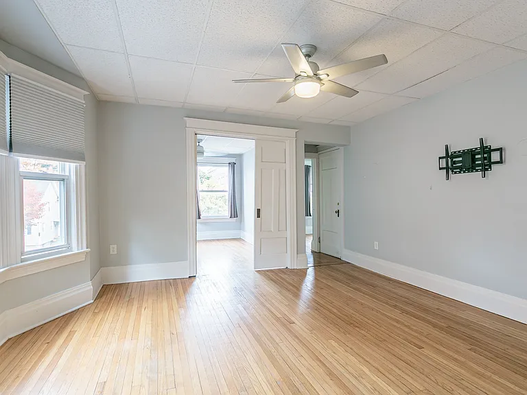 397-399 University Ave #2 — Photo 8