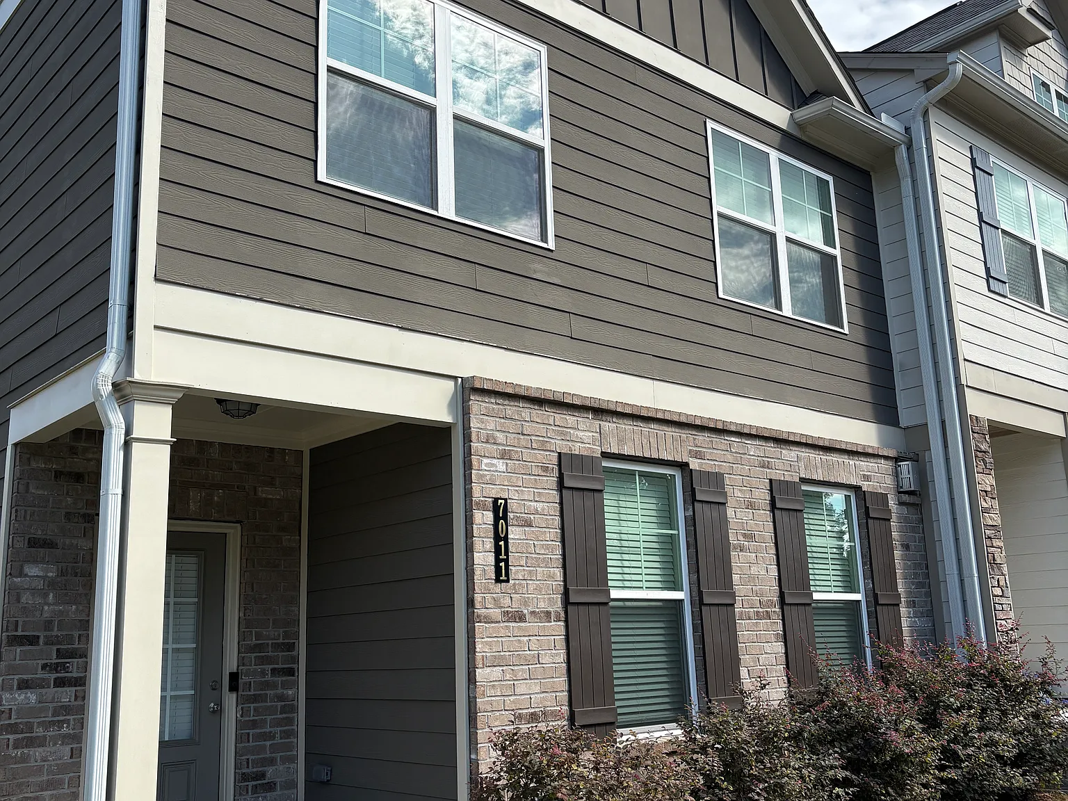 3 bed, 2.5 bath, 1956 sqft, $3,700 — Photo 3