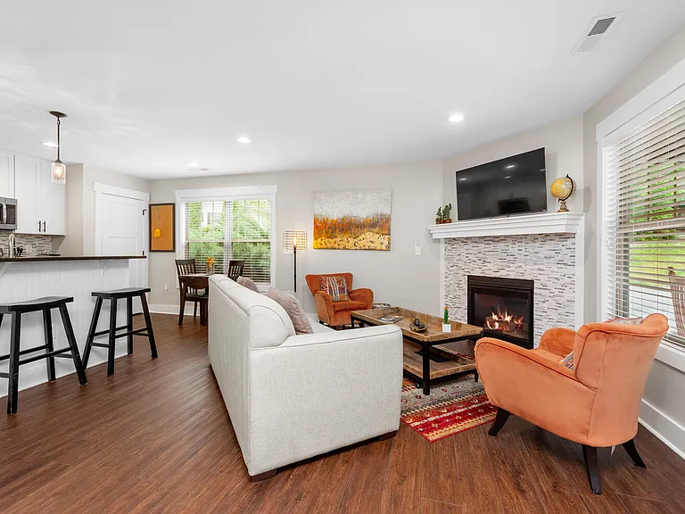 11 Martin Valley Rd — Photo 5