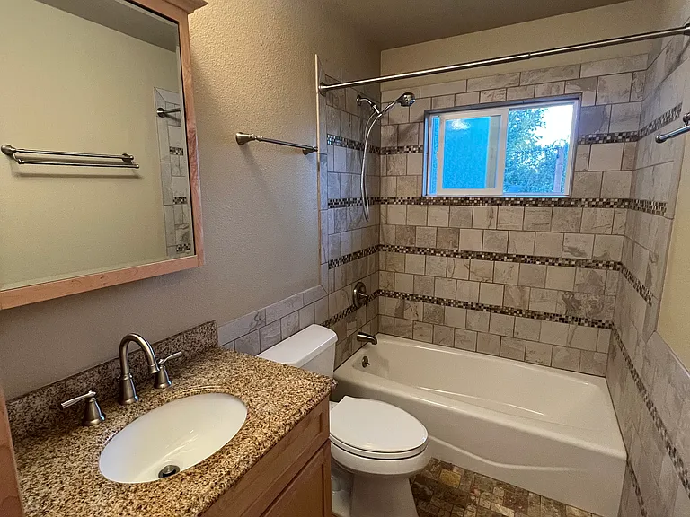 906 Paloverde Dr — Photo 9