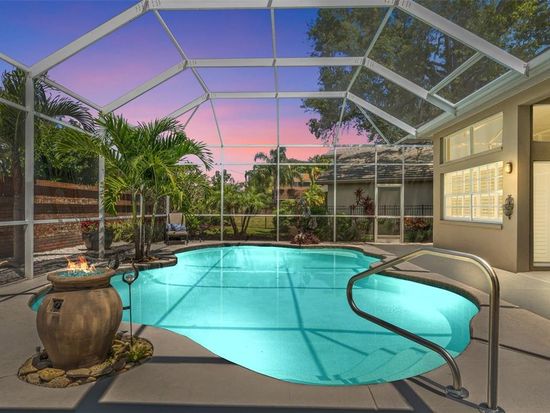 574 Old Oak Cir, Palm Harbor, FL 34683