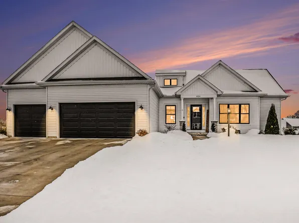 404 W Daybreak Dr, Lakeville, IN 46536