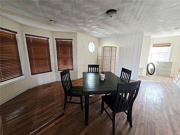 5th image of 140 Lake View Rd