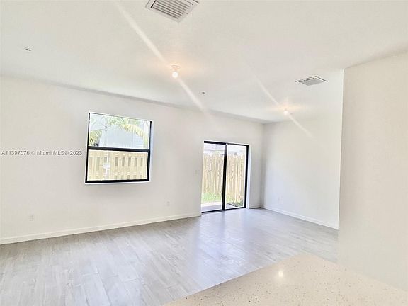 5th image of 15921 SW 2nd Pl