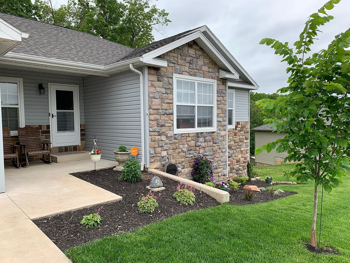 Building Photo - 139 Creek View Dr