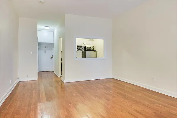 Sold by R New York | media 2