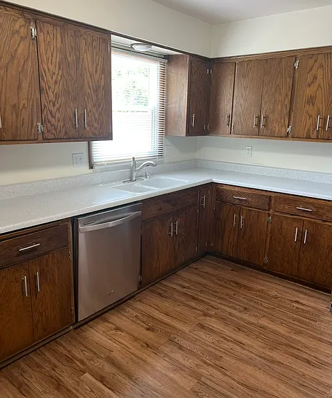 7481 Highview Dr — Photo 8