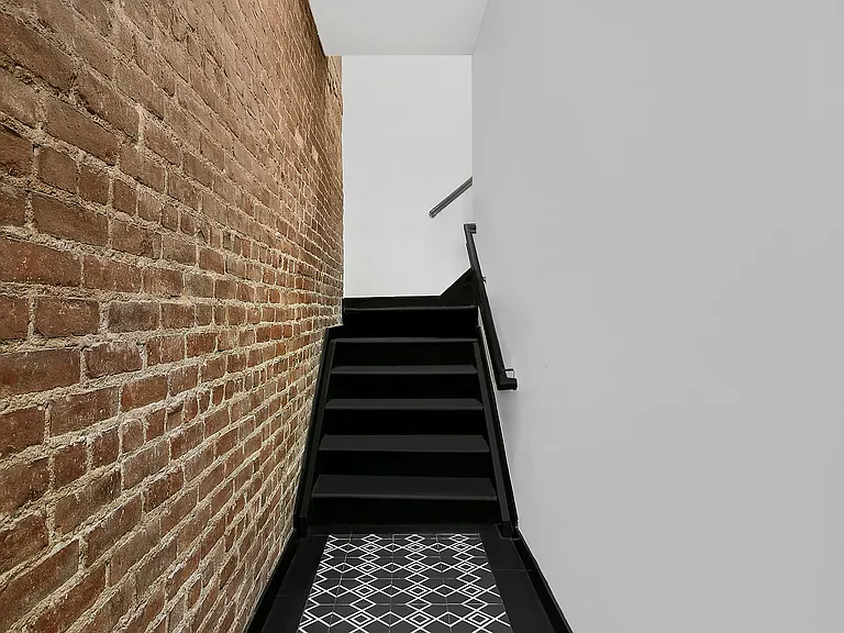 266 W 21st St #1B — Photo 5