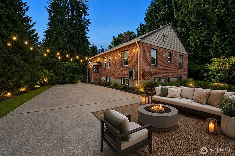 3rd image of 2407 Larch Way