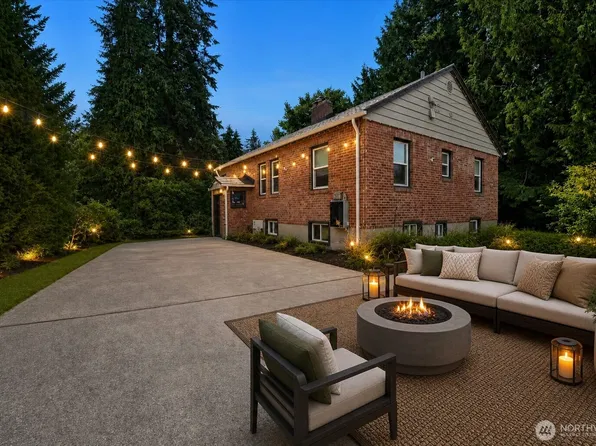 2407 Larch Way, Lynnwood, WA 98036