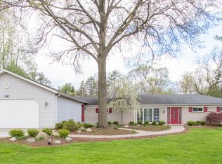 32740 Raphael Rd, Farmington Hills, MI 48336