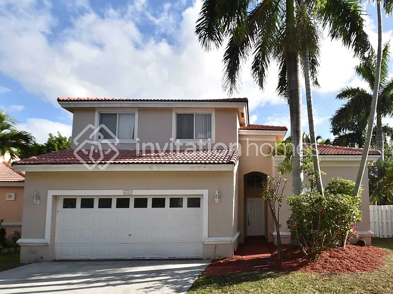 4415 SW 153rd Ave — Photo 1