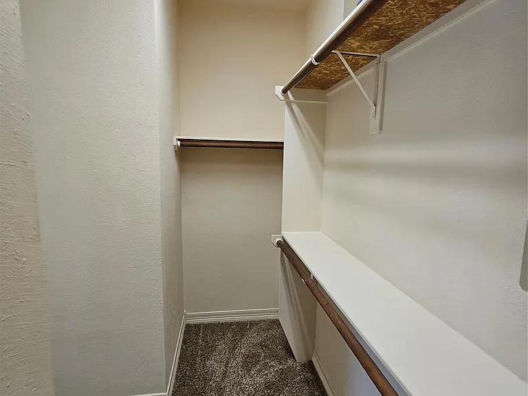 3218 Waters Edge Dr — Photo 20