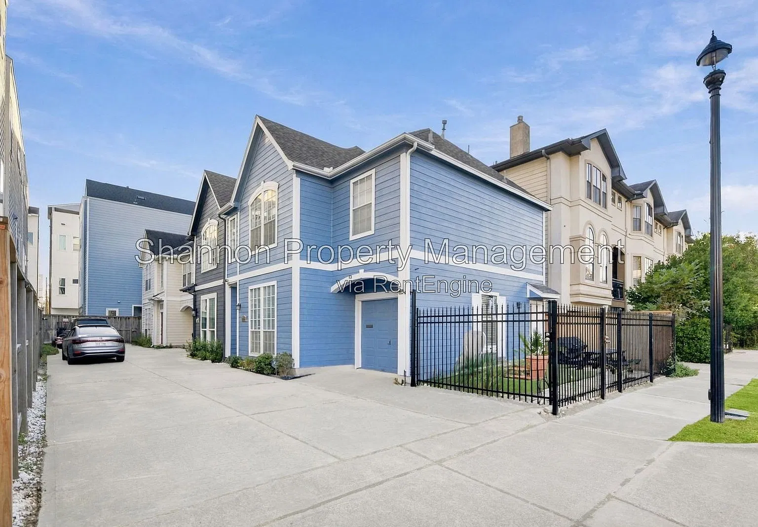 2 bed, 1.5 bath, 1230 sqft, $2,075 — Photo 1