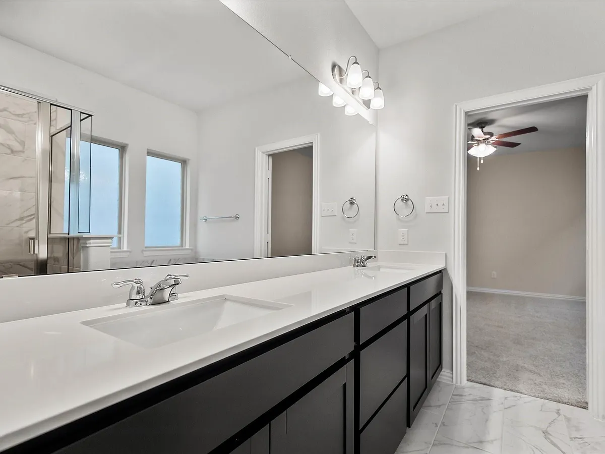 Building Photo - 2036 Almassera Dr