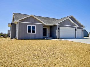 N9383 Varsity Ln, Appleton, WI 54915