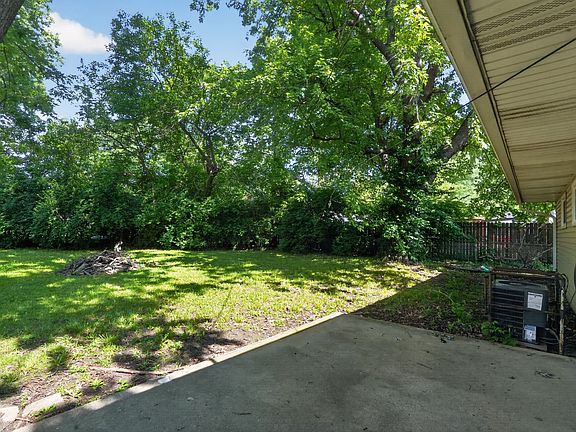 3rd image of 3302 N Ashland Ave