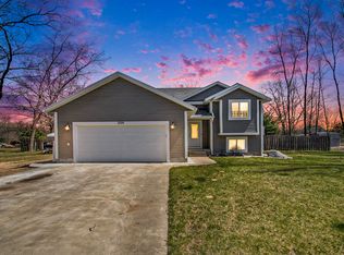 1296 S Wolf Lake Rd, Muskegon, MI 49442