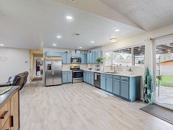 4th image of 6404 Samantha Dr NE