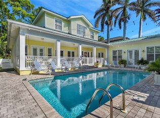 362 2nd Ave N, Naples, FL 34102