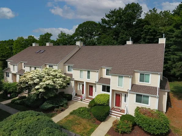 28 Gaslight Ln Unit 28, North Easton, MA 02356