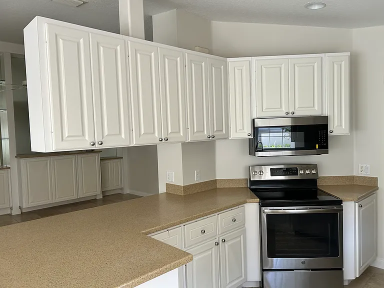 15401 Orlanda Dr — Photo 13