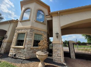 9802 Cape Breeze Dr, Houston, TX 77070