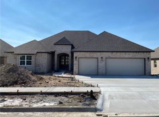 3730 E Spyglass Hill Dr, Fayetteville, AR 72701