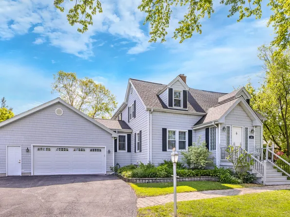 401 Greenwood Rd, Glenview, IL 60025