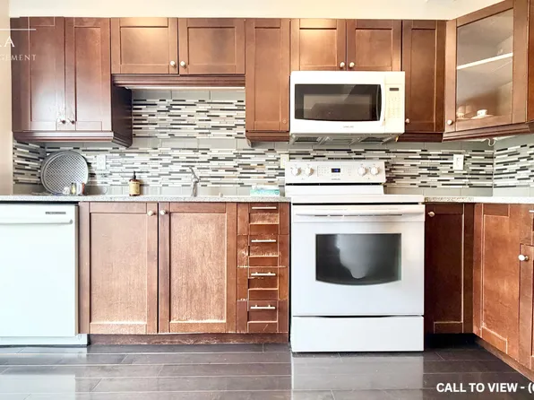 8 William Curtis Cir, Newmarket, ON L3Y 8L7
